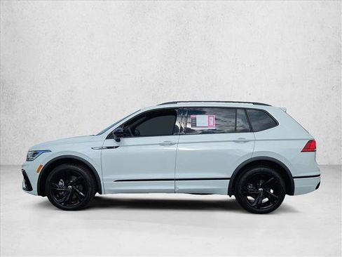 Used 2023 Volkswagen Tiguan SE R-Line image 9