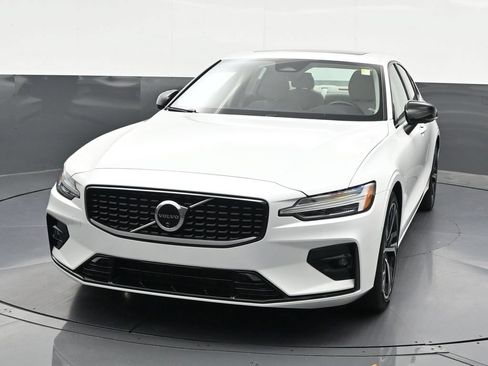 Certified 2024 Volvo S60 B5 Plus FWD image 9