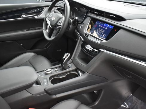 Certified 2025 Cadillac XT5 Premium Luxury image 33