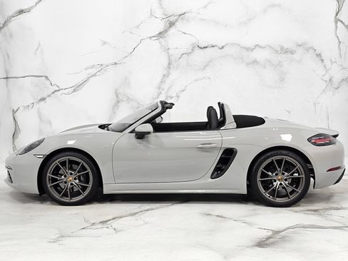 Used 2025 Porsche 718 Boxster RWD image 11