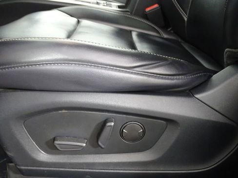 Used 2021 Ford Explorer XLT w/ Equipment Group 202A image 22