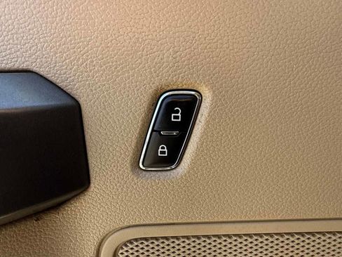 Used 2017 Ford F150 XLT w/ Equipment Group 301A Mid RWD image 7
