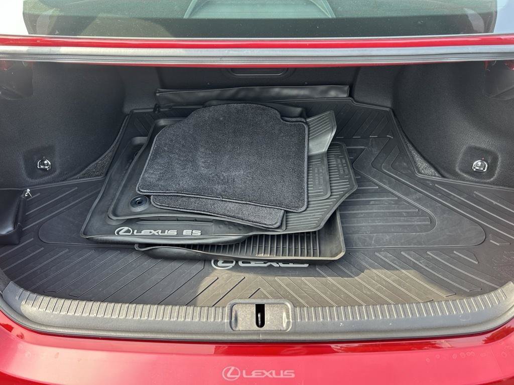 Used 2019 Lexus ES 350 w/ Premium Package FWD image 17