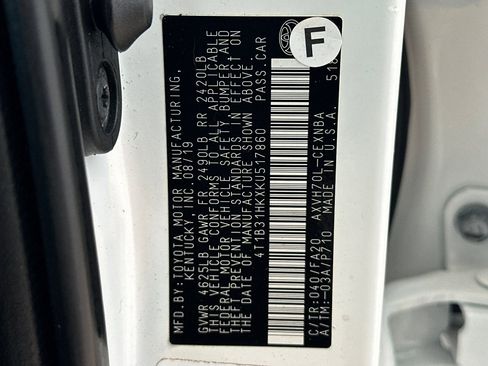 Certified 2019 Toyota Camry LE image 26