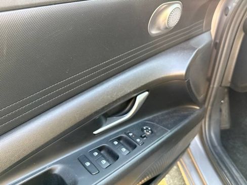 Used 2024 Hyundai Elantra SEL FWD image 10