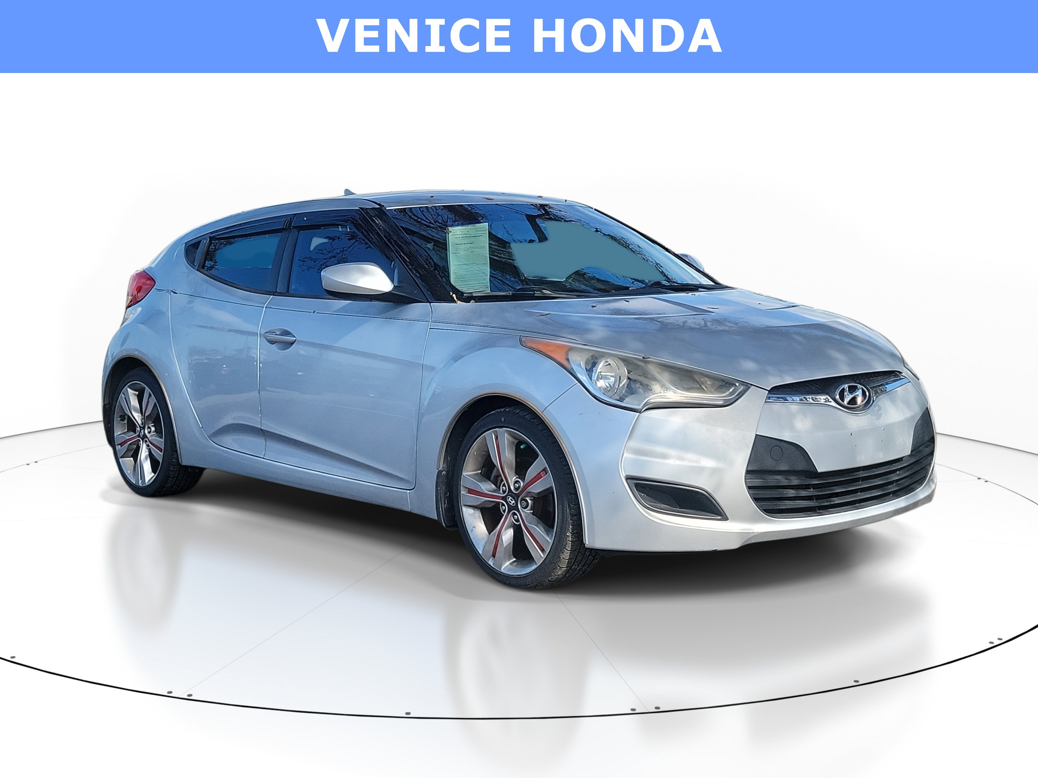 Used 2012 Hyundai Veloster FWD image 1