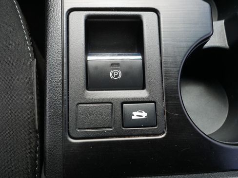 Used 2016 Subaru Legacy 2.5i Premium w/ Popular Package #2 AWD/4WD image 29