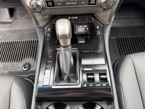 Used 2021 Lexus GX 460 Premium image 19