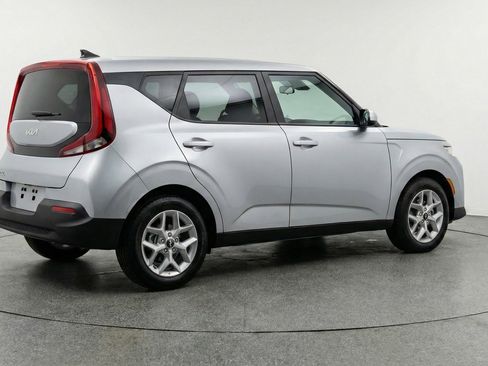 Used 2025 Kia Soul LX w/ LX Technology Package image 9