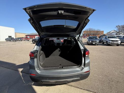 Used 2023 Chevrolet Equinox Premier image 15
