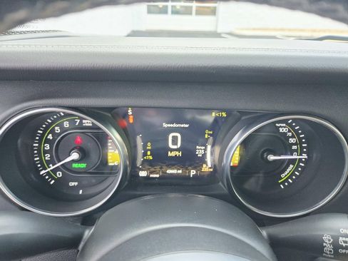 Certified 2021 Jeep Wrangler Unlimited Sahara w/ Dual Top Group AWD/4WD image 26