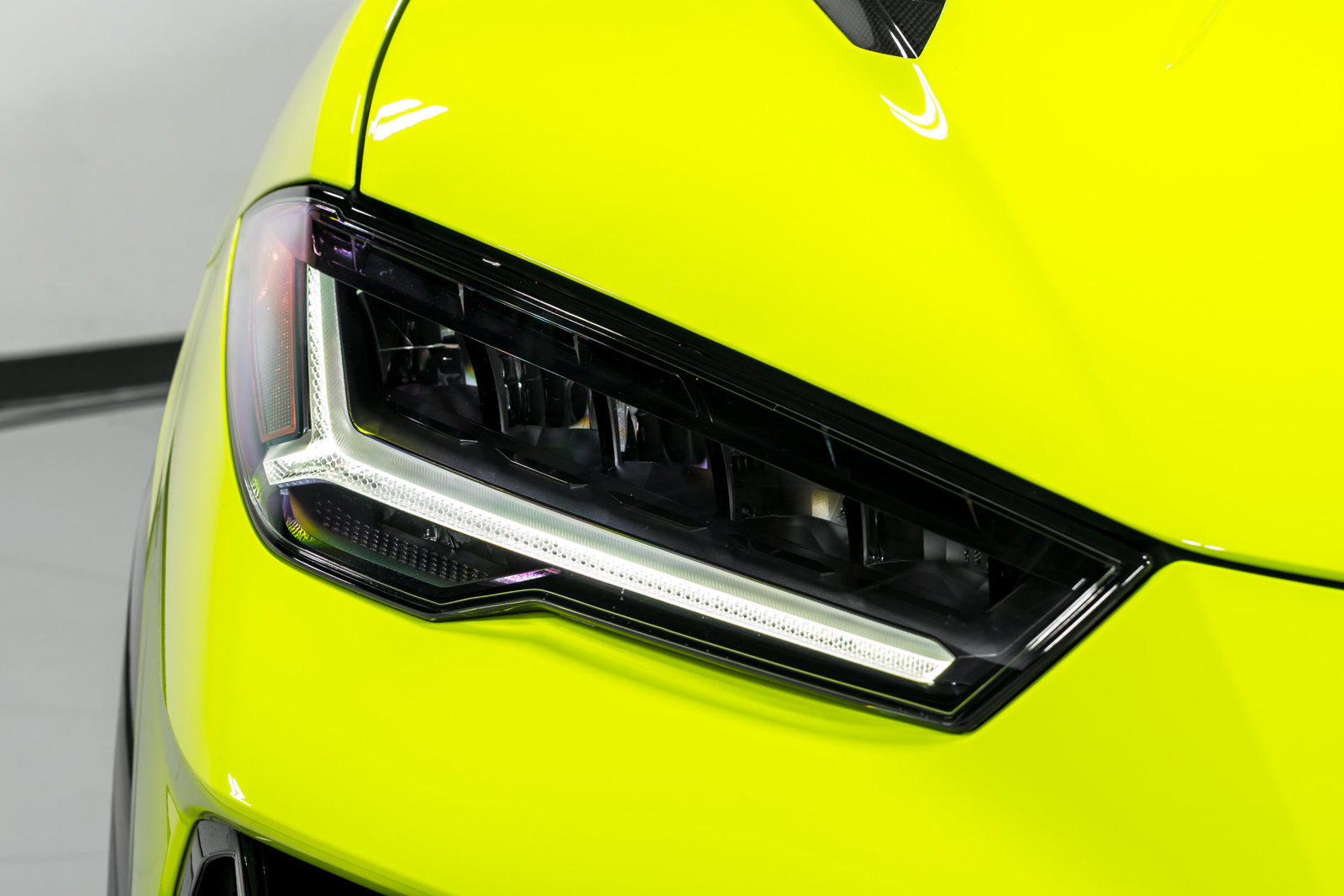Used 2024 Lamborghini Urus Performante AWD/4WD image 50