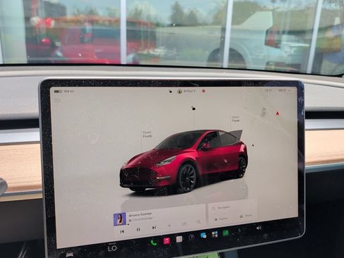 Used 2025 Tesla Model Y Long Range RWD image 8