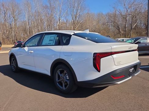 New 2026 Kia K4 LXS image 3