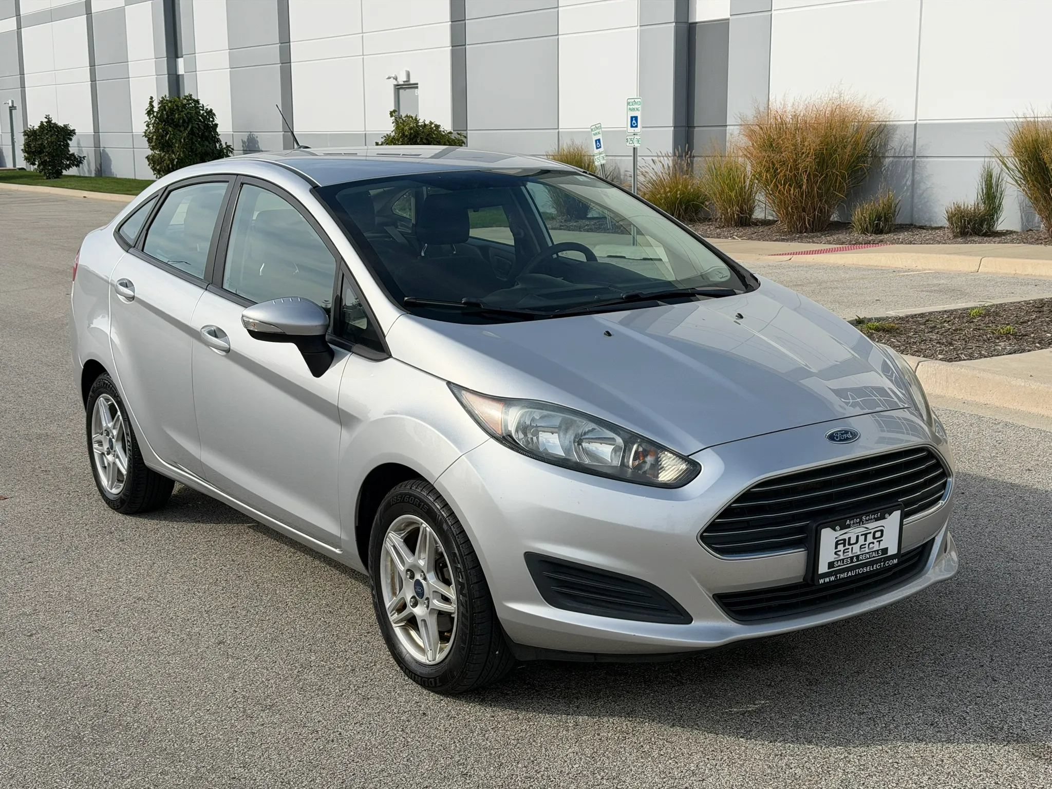 Used 2017 Ford Fiesta SE w/ Cold Weather Package FWD image 3