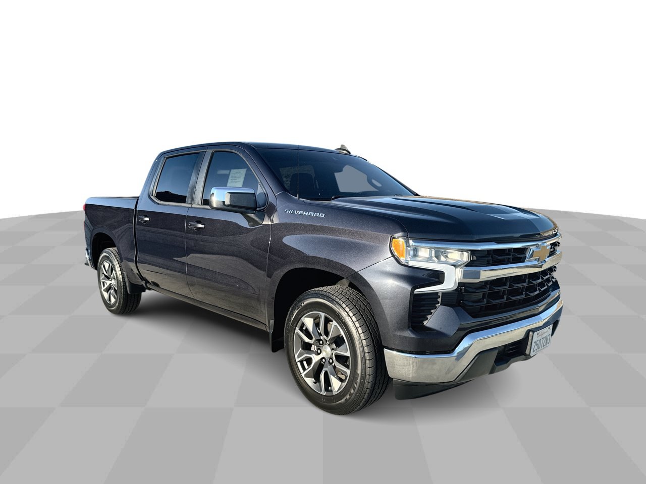 Used 2023 Chevrolet Silverado 1500 LT RWD image 2