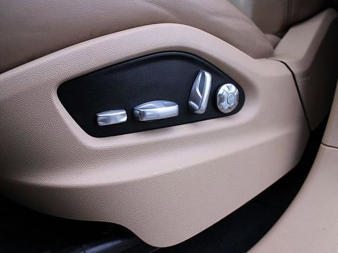 Used 2019 Porsche Cayenne AWD/4WD image 10