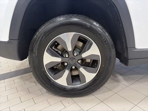 Used 2023 Jeep Grand Cherokee 4WD 4xe image 27