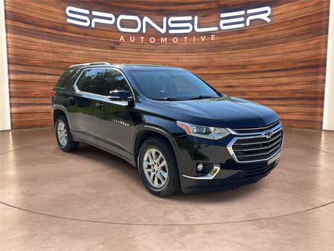 Used 2020 Chevrolet Traverse LT w/ Driver Confidence II Package AWD/4WD image 8
