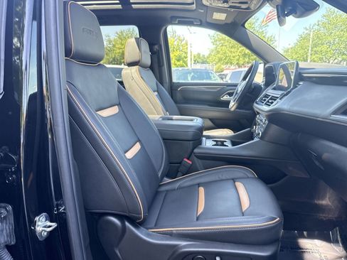 Used 2024 GMC Yukon AT4 w/ Technology Package AWD/4WD image 27