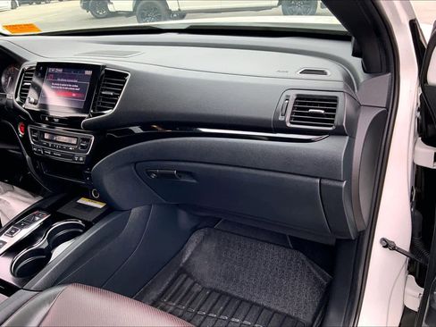 Used 2023 Honda Ridgeline Black Edition image 17