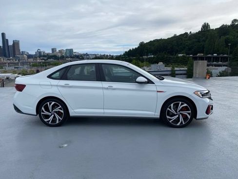 Used 2023 Volkswagen Jetta GLI Autobahn FWD image 2