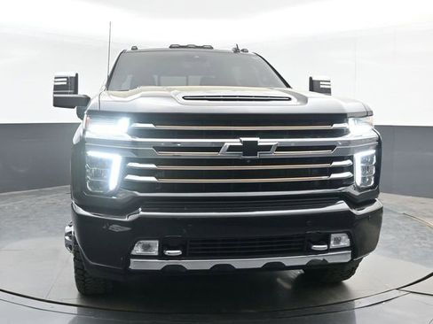 Used 2022 Chevrolet Silverado 3500 High Country w/ Safety Package II AWD/4WD image 3