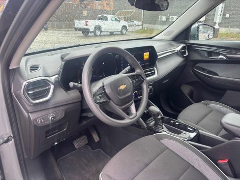 Used 2025 Chevrolet TrailBlazer LT image 13