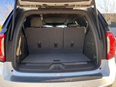 Used 2024 GMC Yukon Denali w/ Denali Reserve Package image 41