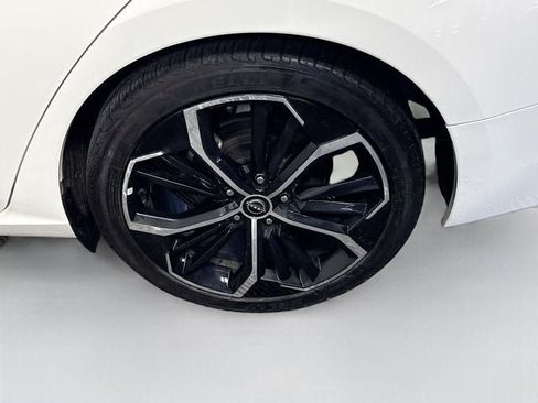 Used 2024 Nissan Altima 2.5 SR FWD image 24
