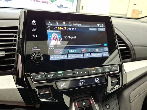 Used 2023 Honda Odyssey EX-L image 17