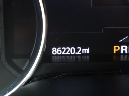 Used 2021 Ford Expedition XLT image 19