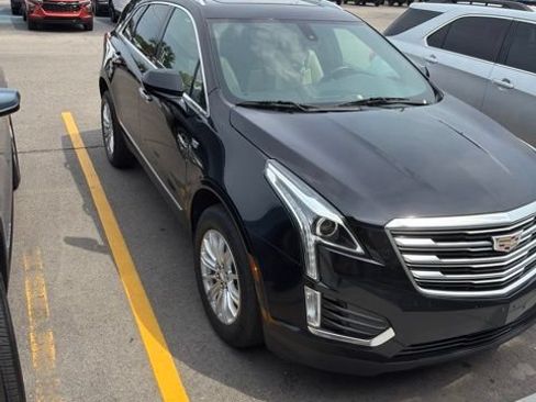 Used 2017 Cadillac XT5 FWD image 1