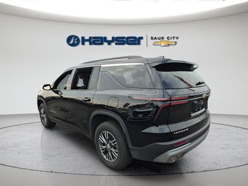 Used 2026 Chevrolet Traverse LT FWD image 5