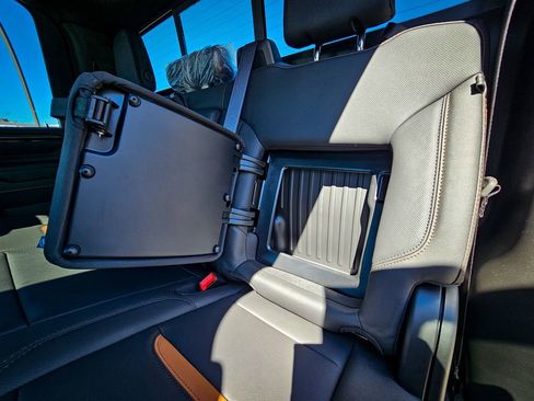 New 2026 GMC Sierra 2500 AT4 w/ AT4 Premium Plus Package AWD/4WD image 39