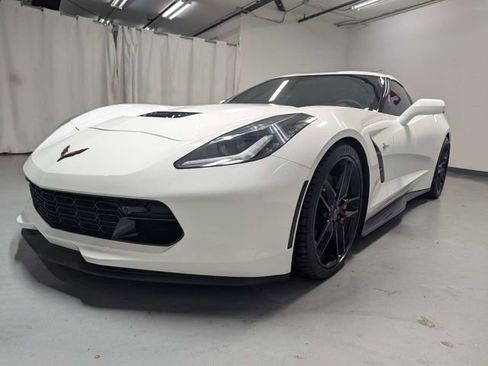 Used 2017 Chevrolet Corvette Stingray Coupe image 5