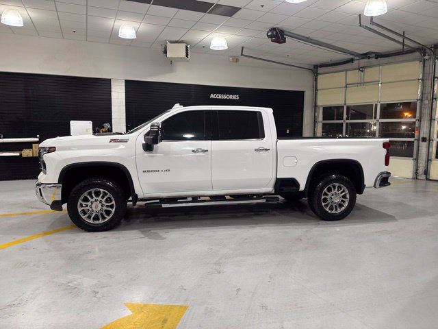 Used 2024 Chevrolet Silverado 2500 LTZ w/ LTZ Premium Package AWD/4WD image 5
