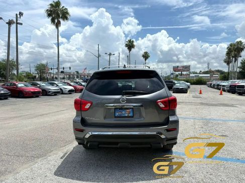 Used 2019 Nissan Pathfinder S FWD image 3