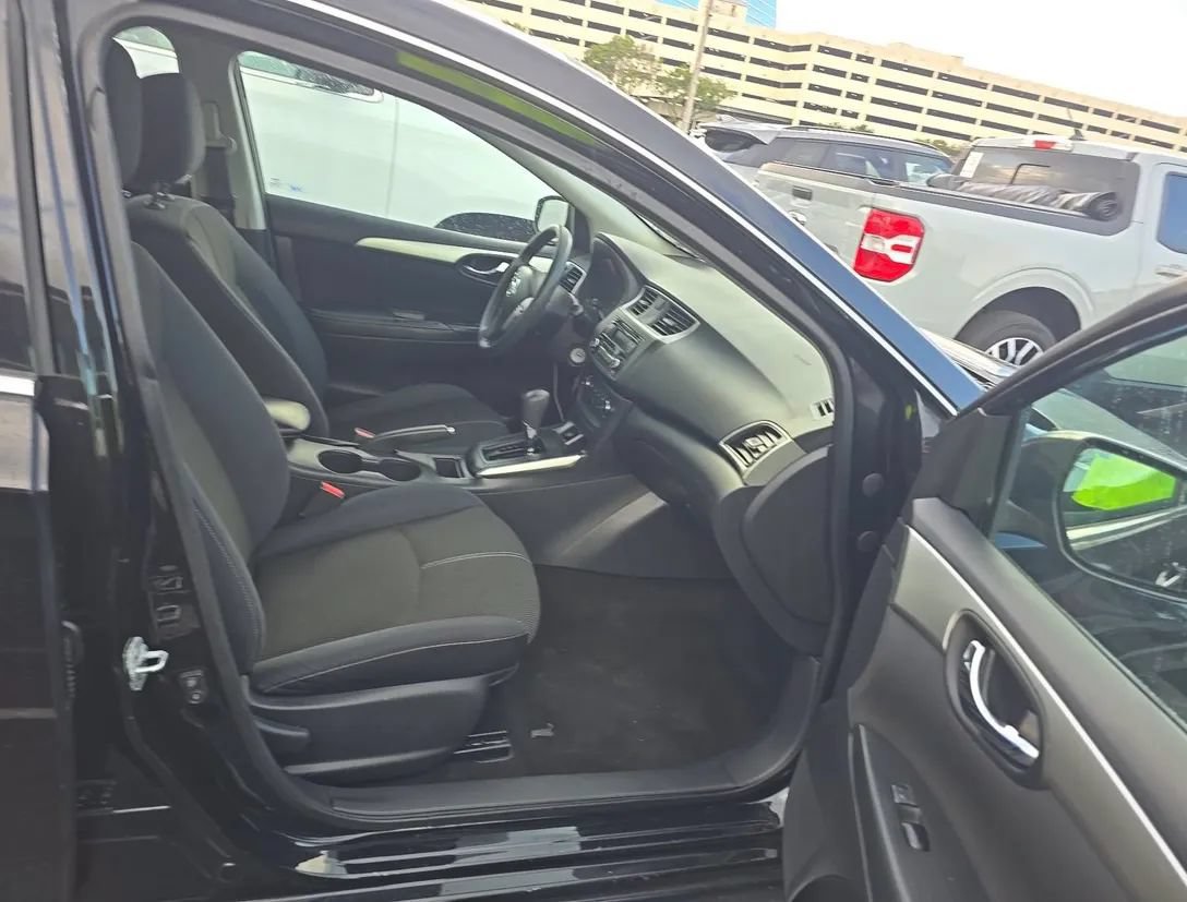 Used 2017 Nissan Sentra S FWD image 5