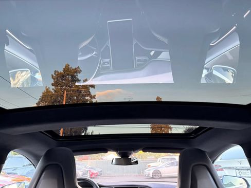 Used 2016 Tesla Model S 70 RWD image 19