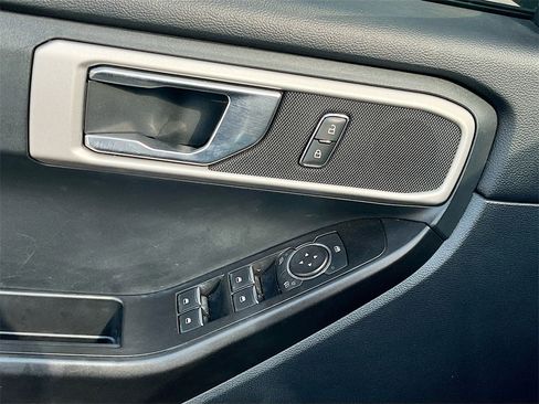 Used 2021 Ford Explorer 2WD image 17