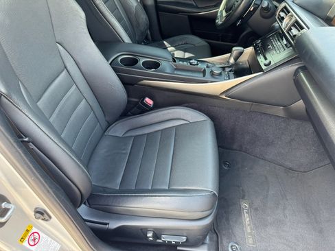 Used 2014 Lexus IS 250 4dr Sport Sdn Auto RWD image 31