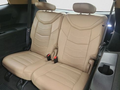 Used 2023 Cadillac XT6 FWD image 20