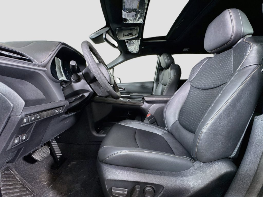 New 2026 Toyota Sienna XLE Woodland Edition AWD/4WD image 18