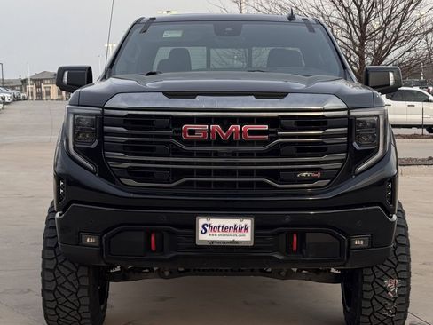 Used 2024 GMC Sierra 1500 AT4 w/ Technology Package AWD/4WD image 7