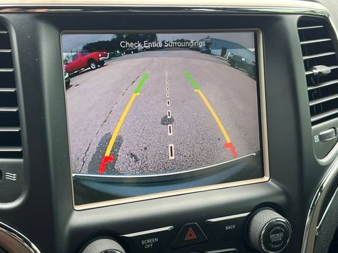 Used 2016 Jeep Grand Cherokee Limited AWD/4WD image 22