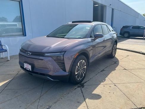 Used 2024 Chevrolet Blazer EV LT AWD/4WD image 3