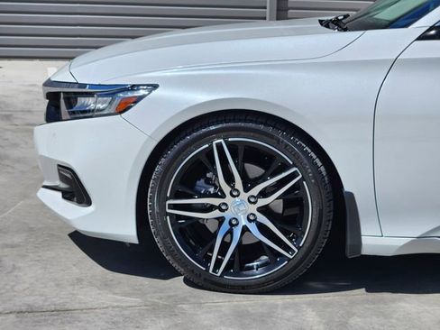 Used 2022 Honda Accord Touring image 9