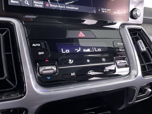 Used 2023 Kia Sorento SX AWD/4WD image 17