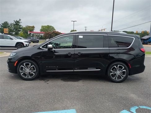 New 2026 Chrysler Pacifica Pinnacle w/ Trailer Tow Group image 7